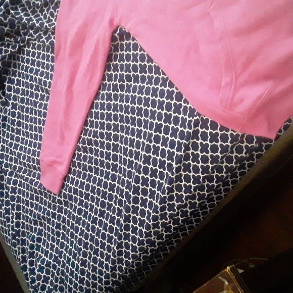 ON SALE.  NWOT Ladies Long Sleeve Sweatshirt - Picture 3 of 5